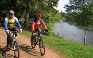 Pays de La Petite-Pierre <p>En plein coeur du Parc naturel régional des Vosges du Nord, le Pays de La Petite-Pierre vous offre une escapade 100 % nature et vous propose ses randonnées dans un espace préservé. La Base VTT de randonnée du Pays de la Petite-Pierre, entre forêts et vallons, vous invite à la découver ......</p><div class="more"><a href="https://ffvelo.fr/randonner-a-velo/vtt/bases-vtt/bas-rhin/pays-de-la-petite-pierre/" target="_blank" title="Pays de La Petite-Pierre" >Lire la suite</a></div>