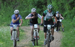 Base VTT Pays de Vesoul - Val de Saône <p>La Haute-Saône est une terre qui fleure bon le VTT, des forêts profondes en vallées fleuries, des plaines en plateaux, le dépaysement sera total. Ici, tout n’est que dénivelé. Car même si l’agglomération vésulienne et le lac sont dans la plaine, les plateaux et collines qui les entour ......</p><div class="more"><a href="https://ffvelo.fr/randonner-a-velo/vtt/bases-vtt/haute-saone/pays-de-vesoul/" target="_blank" title="Base VTT Pays de Vesoul – Val de Saône" >Lire la suite</a></div>