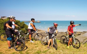 Base VTT Saint-Père / Cancale <p>Au coeur du Pays de Saint-Malo, située entre la Vallée de la Rance, la baie du Mont-St-Michel et la Côte d’Émeraude, la Base VTT Saint-Père/Cancale est idéalement placée pour une découverte touristique de la région. Les parcours vous emmèneront vers Cancale, haut lieu de la gastronomi ......</p><div class="more"><a href="https://ffvelo.fr/randonner-a-velo/vtt/bases-vtt/ille-et-vilaine/base-vtt-saint-pere-cancale/" target="_blank" title="Base VTT Saint-Père / Cancale" >Lire la suite</a></div>