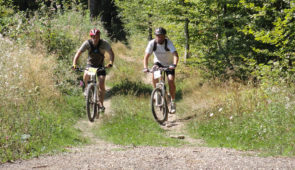 Base VTT des Monts de Gy <p>La région
Le massif calcaire des Monts de Gy, frontière naturelle entre la vallée de l’Ognon et la vallée de la Saône constitue un lieu idéal où les chemins forestiers, les sentiers sinueux, les chemins empierrés évoluent entre mont et vaux. Tranquillité, grands espaces, nature préser ......</p><div class="more"><a href="https://ffvelo.fr/randonner-a-velo/vtt/bases-vtt/haute-saone/base-vtt-des-monts-de-gy/" target="_blank" title="Base VTT des Monts de Gy" >Lire la suite</a></div>