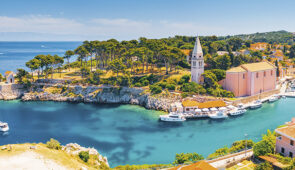 <p>







Vous roulerez le long de la côte Adriatique et contournerez l’Istrie. La traversée de la baie du Kvarner se fera en passant par Rijeka et les îles de Krk, Rab et Pag qui seront  ......</p><div class="more"><a href="https://ffvelo.fr/randonner-a-velo/ou-quand-pratiquer/sejours-et-voyages/itinerance-au-bord-de-ladriatique/" target="_blank" title="Croatie : Itinérance au bord de l’Adriatique" >Lire la suite</a></div>