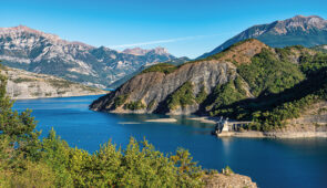 <p>Venez apprécier le charme et la beauté de la région alpine en séjournant dans un village vacances de grand standing à 1 270 m d’altitude. Vous découvrirez le lac de Serre-Ponçon grâce à ......</p><div class="more"><a href="https://ffvelo.fr/randonner-a-velo/ou-quand-pratiquer/sejours-et-voyages/la-vallee-de-lubaye-2025/" target="_blank" title="LA VALLÉE DE L’UBAYE" >Lire la suite</a></div>