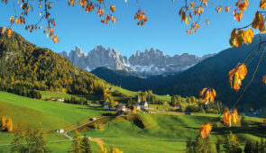 <p>AU CŒUR DES DOLOMITES
Découvrez le massif des Dolomites dans la région italienne du Trentino Alto Adige (sud Tyrol). Vous serez hébergés à Arabba, au coeur des cols mythiques tels que l ......</p><div class="more"><a href="https://ffvelo.fr/randonner-a-velo/ou-quand-pratiquer/sejours-et-voyages/au-coeur-des-dolomites-2025/" target="_blank" title="ITALIE – DOLOMITES" >Lire la suite</a></div>