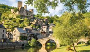 <p>L’Aveyron regorge d’histoire et de sites exceptionnels. Il est traversé par différentes rivières, des bois, des plaines et des vallées… mais, plus qu’un simple mélange heureux de plusie ......</p><div class="more"><a href="https://ffvelo.fr/randonner-a-velo/ou-quand-pratiquer/sejours-et-voyages/sejour-de-printemps-2025/" target="_blank" title="SÉJOUR DE PRINTEMPS" >Lire la suite</a></div>