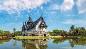 <p>ÉVASION AU PARADIS DU SOURIRE 
Phayao, petite ville située au nord de la Thaïlande, vous accueillera pour un séjour vélo inoubliable. Partez explorer à vélo toutes les richesses naturel ......</p><div class="more"><a href="https://ffvelo.fr/randonner-a-velo/ou-quand-pratiquer/sejours-et-voyages/thailande-3/" target="_blank" title="THAÏLANDE" >Lire la suite</a></div>