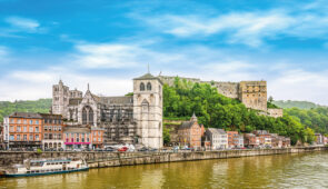 <p>Au départ d’Anvers, vous embarquerez à bord de la péniche « Angeline » pour une aventure unique entre la Flandre belge et la Zélande néerlandaise. Vous traverserez des paysages paisible ......</p><div class="more"><a href="https://ffvelo.fr/randonner-a-velo/ou-quand-pratiquer/sejours-et-voyages/belgique-2026/" target="_blank" title="AU FIL DE L’EAU ET DES DIGUES" >Lire la suite</a></div>