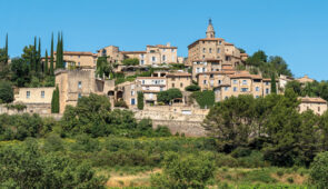 <p>Partez sur les routes du Vaucluse et de la Drôme provençale guidé par des encadrants locaux. Les circuits vous mèneront autour du mont Ventoux par les gorges de la Nesque, la vallée du  ......</p><div class="more"><a href="https://ffvelo.fr/randonner-a-velo/ou-quand-pratiquer/sejours-et-voyages/du-mont-ventoux-aux-monts-du-vaucluse-2026/" target="_blank" title="DU MONT VENTOUX AUX MONTS DU VAUCLUSE" >Lire la suite</a></div>