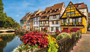 <p>Ville historique de charme avec ses traditionnelles et belles maisons à colombages et ses ruelles pittoresques, Wasselonne sera le point de départ idéal pour découvrir les trésors du Pi ......</p><div class="more"><a href="https://ffvelo.fr/randonner-a-velo/ou-quand-pratiquer/sejours-et-voyages/randonnee-en-alsace-2026/" target="_blank" title="RANDONNÉE EN ALSACE" >Lire la suite</a></div>