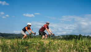 <p>Collobrières est un village de caractère, avec ses vieilles ruelles et ses ponts, blotti dans une courbe de sa rivière, le Réal Collobrier. Au cœur de la Provence verte ou sur la Côte d ......</p><div class="more"><a href="https://ffvelo.fr/randonner-a-velo/ou-quand-pratiquer/sejours-et-voyages/cote-varoise-et-massif-des-maures/" target="_blank" title="CÔTE VAROISE ET MASSIF DES MAURES" >Lire la suite</a></div>