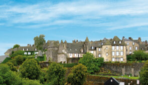 <p>Entre Sancy et Puy Mary, vous pédalerez loin des tumultes de la circulation automobile sur de petites routes tranquilles le long de vallées verdoyantes. Vous roulerez au cœur du Parc na ......</p><div class="more"><a href="https://ffvelo.fr/randonner-a-velo/ou-quand-pratiquer/sejours-et-voyages/le-parc-regional-des-volcans-dauvergne-2026/" target="_blank" title="LE PARC RÉGIONAL DES VOLCANS D’AUVERGNE" >Lire la suite</a></div>