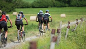 <p>Plongez au cœur d’un territoire sauvage et préservé, où chaque sentier révèle un nouveau terrain de jeu. Vous évoluerez sur des parcours variés, mêlant sections techniques, montées ryth ......</p><div class="more"><a href="https://ffvelo.fr/randonner-a-velo/ou-quand-pratiquer/sejours-et-voyages/1e-2raid-vtt-tour-de-la-montagne-ardechoise-2026/" target="_blank" title="12E RAID VTT – TOUR DE LA MONTAGNE ARDÉCHOISE" >Lire la suite</a></div>