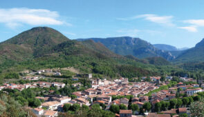 <p>Laissez-vous séduire par ce séjour inédit, au départ de Quillan, dans l’Aude. Vous découvrirez un territoire aux paysages exceptionnels, niché dans les Pyrénées Audoises, où les « ......</p><div class="more"><a href="https://ffvelo.fr/randonner-a-velo/ou-quand-pratiquer/sejours-et-voyages/au-coeur-des-pyrenees-audoise-2026/" target="_blank" title="AU CŒUR DES PYRÉNÉES AUDOISES" >Lire la suite</a></div>